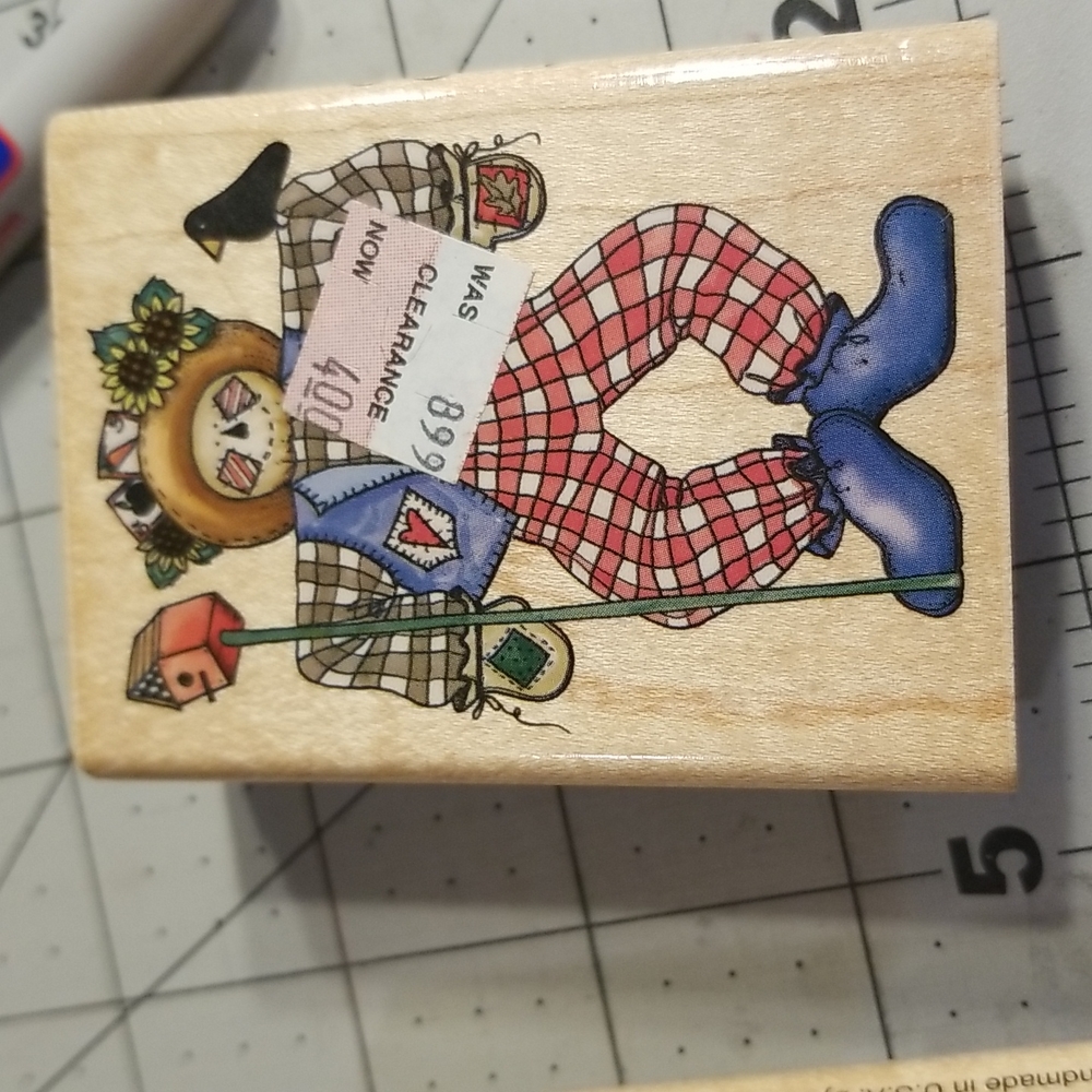 Alma Lynne rubber stamps. Boy scarecrow,  girl scarecrow and angel bear. - Picture 4 of 7